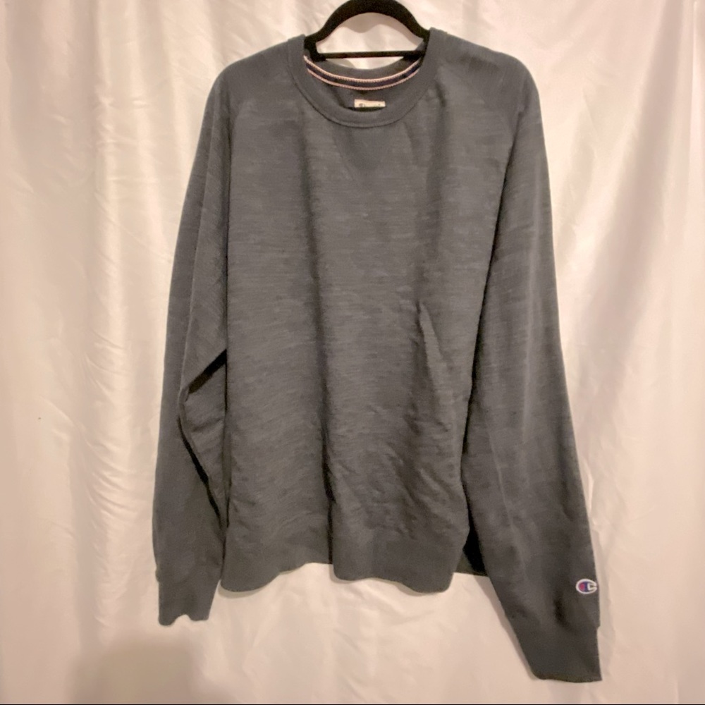 Champion Classic Crewneck Sweatshirt Grey Color Size XX-Large.